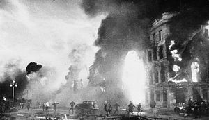 Bundesarchiv Bild 183-B0130-0050-004, Russland, Kesselschlacht Stalingrad.jpg