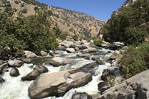 El río Kern en su cañón.jpg