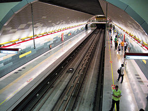 Estación Los Domínicos, Metro de Santiago.jpg