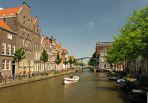 El río Rin en Leiden