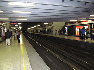 Metro Manuel Montt 2011.jpg