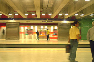 Metro de Santiago - Est. Vicuña Mackenna.jpg