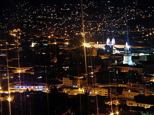Quito-Centro Historico noche.jpg