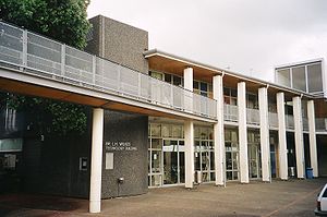 St Peter's College, Bro Wilkes Technology Building.JPG