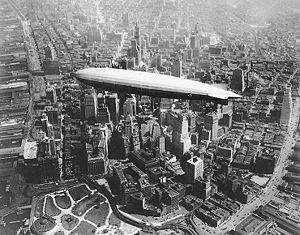 centerEl USS Los Angeles sobrevolando Manhattan durante los años veinte