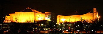 Berliner Philharmonie.nightshot.cut.JPG