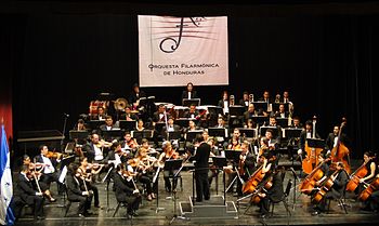 Orquesta Filarmónica de Honduras en Concierto.JPG