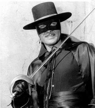 Armando Catalano con  el difraz del Zorro